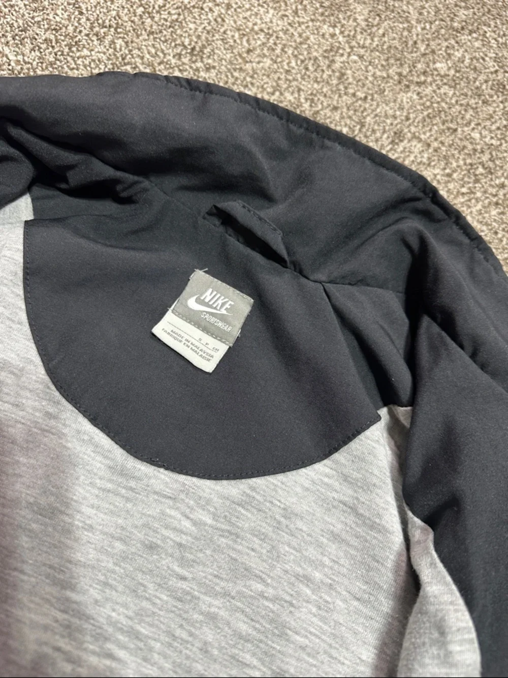 Nike Men's black Full-Zip Windbreaker Jacket with cotton lining SMALL